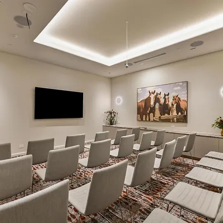 Hotel Adina Chermside 4*