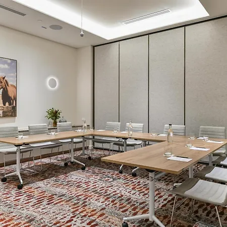 Hotel Adina Chermside