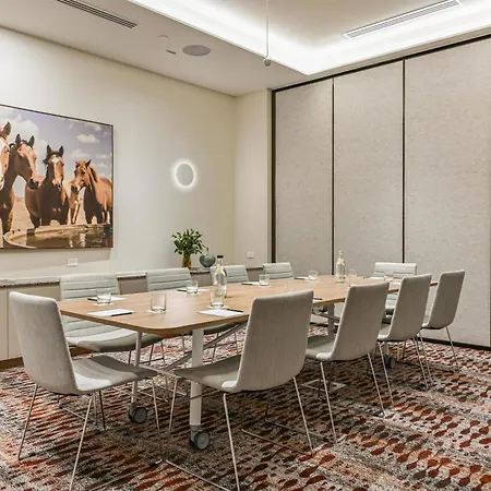 Hotel Adina Chermside