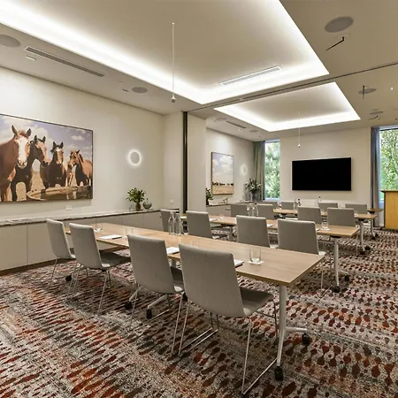 Adina Chermside 4* Brisbane
