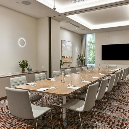 Hotel Adina Chermside