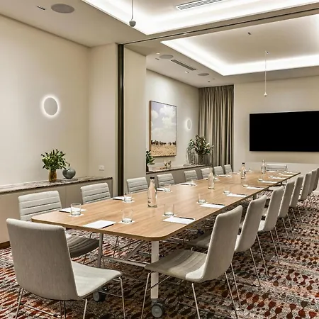 Adina Chermside 4* Brisbane