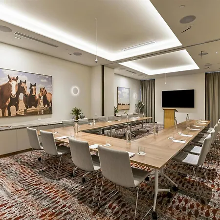 Hotel Adina Chermside