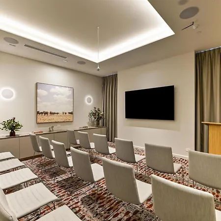 Hotel Adina Chermside 4*