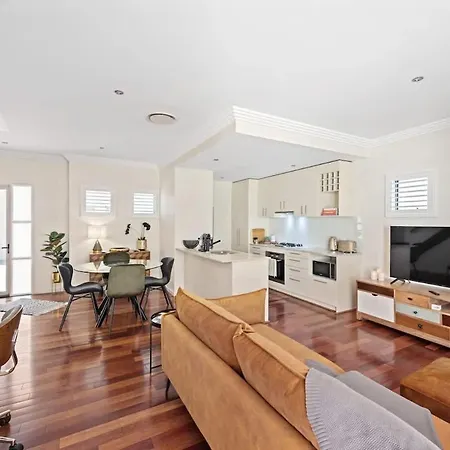 Blissful Bulimba! - 3bed-2 5bath-1car - Townhouse *