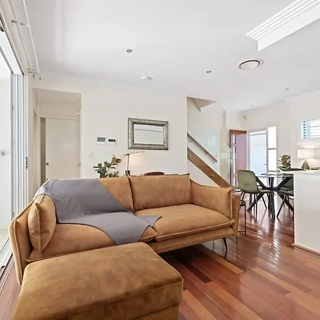 Holiday home Blissful Bulimba! - 3bed-2 5bath-1car - Townhouse *
