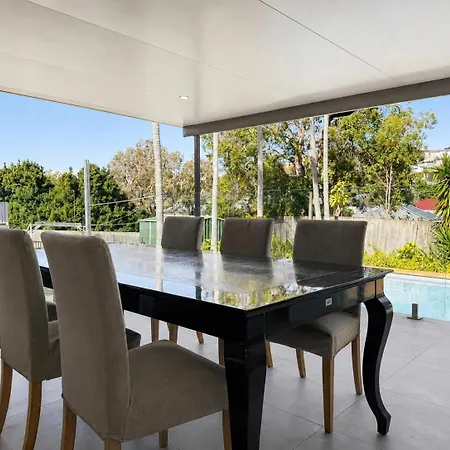 Family Retreat Pool Games Bbq Near Cbd Holiday home *
