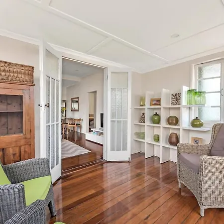 Holiday home Modern Twist And Old World Charm - 3bed-2bath-2car
