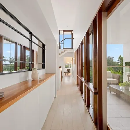 Exclusive Stylish Townhome - New Farm *