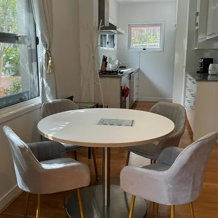 Teneriffe, Walk To River, Onsite Parking Villa Brisbane