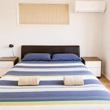 Mt Gravatt Affordable 4 Bedroom Family | Sleep 8 Brisbane