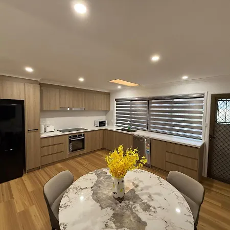 Pet Friendly & Sunnybank Luxury House * Brisbane