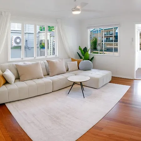 Greenslopes Retreat Stylish Near Hospital Brisbane