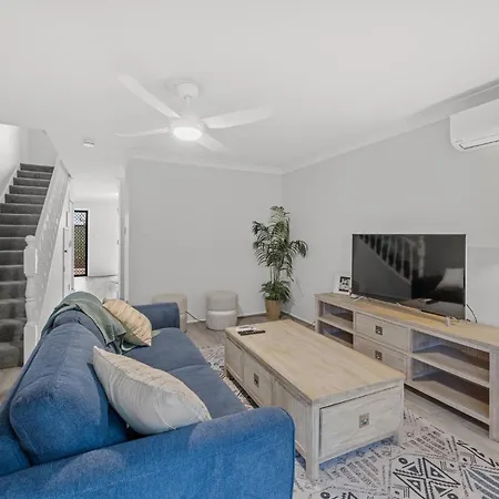 Quaint Townhouse In Bustling Locale Holiday home *
