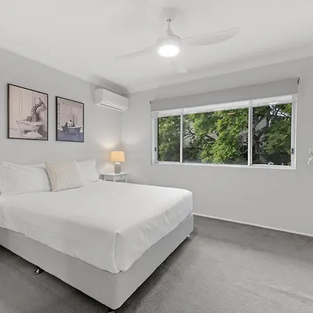 Quaint Townhouse In Bustling Locale Holiday home Brisbane