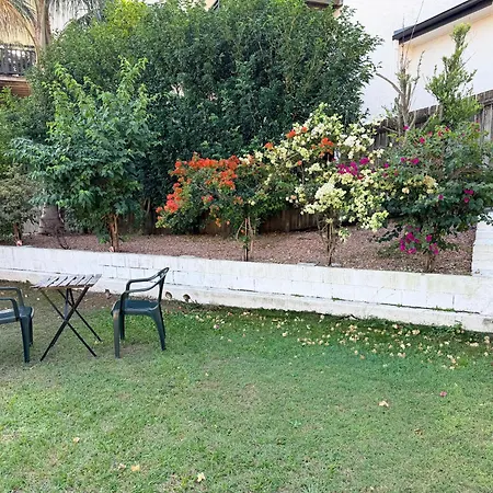 Guest house Rare Find! Private Granny Flat In Prime Area