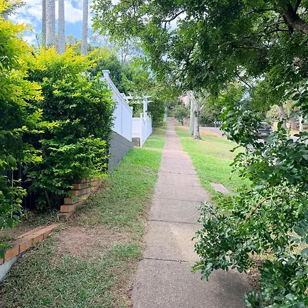 Rare Find! Private Granny Flat In Prime Area * Brisbane