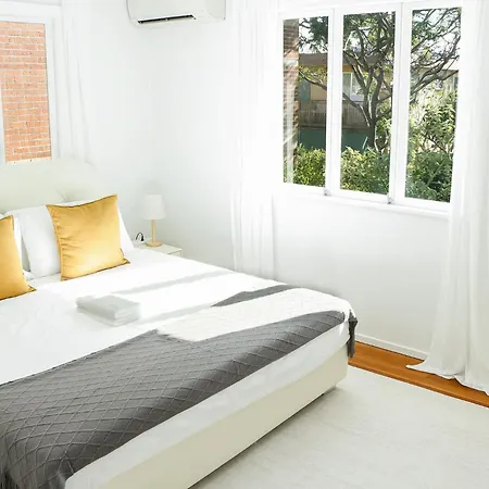 Holiday home Greenslopes Retreat Stylish Near Hospital