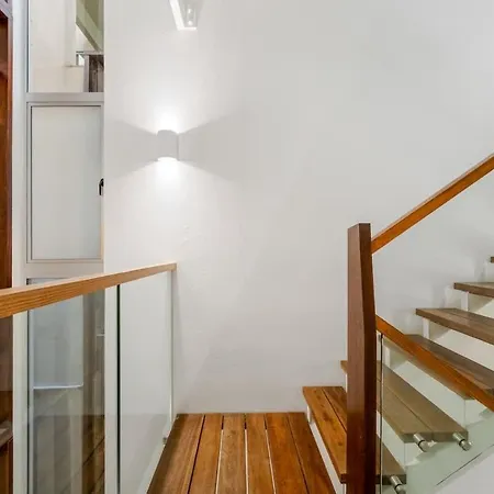 Exclusive Stylish Townhome - New Farm