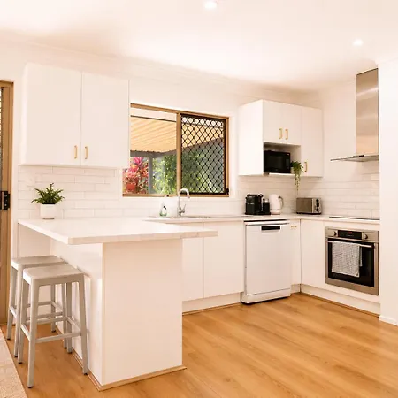 Holiday home Mt Gravatt Affordable 4 Bedroom Family | Sleep 8 *