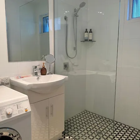 Villa Teneriffe, Walk To River, Onsite Parking