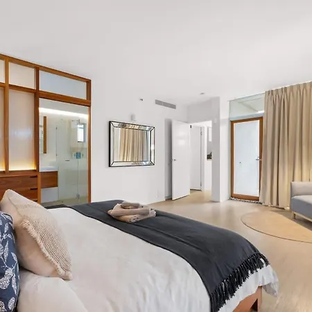 Holiday home Exclusive Stylish Townhome - New Farm *