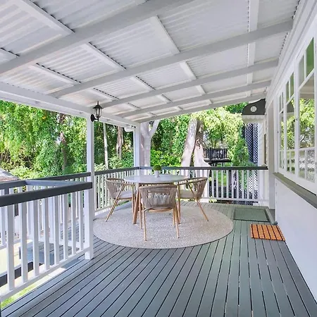 Strathendrick Timeless Queenslander Haven Near Cbd Holiday home Brisbane