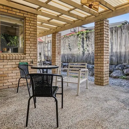 4br House Close To Sunnybank, Qeii Hospital,griffith Nathan,nissan Arena Villa *