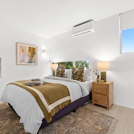 Exclusive Stylish Townhome - New Farm