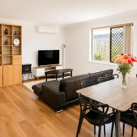 Mt Gravatt Affordable 4 Bedroom Family | Sleep 8 * Brisbane