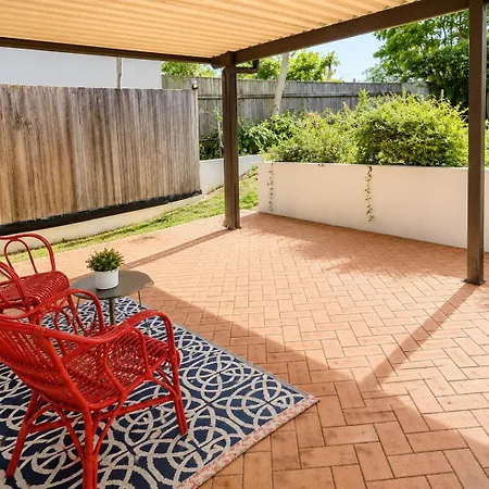 Mt Gravatt Affordable 4 Bedroom Family | Sleep 8 Holiday home