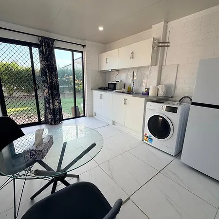 Guest house Rare Find! Private Granny Flat In Prime Area Brisbane