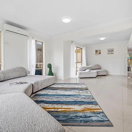 4br House Close To Sunnybank, Qeii Hospital,griffith Nathan,nissan Arena *