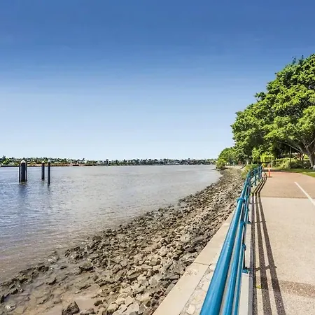 Villa Teneriffe, Walk To River, Onsite Parking