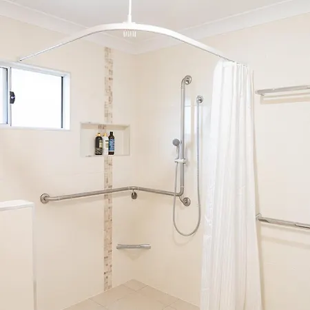 Greenslopes Retreat Stylish Near Hospital