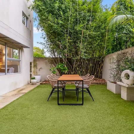 Exclusive Stylish Townhome - New Farm Brisbane