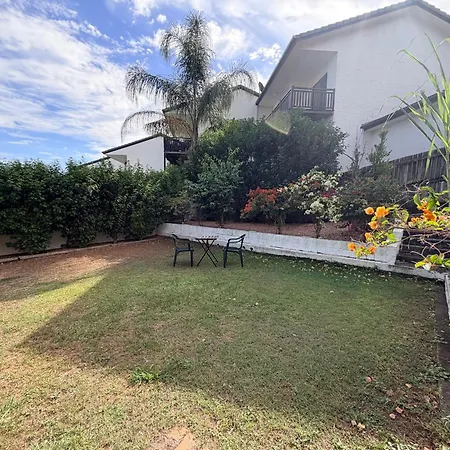 Guest house Rare Find! Private Granny Flat In Prime Area *