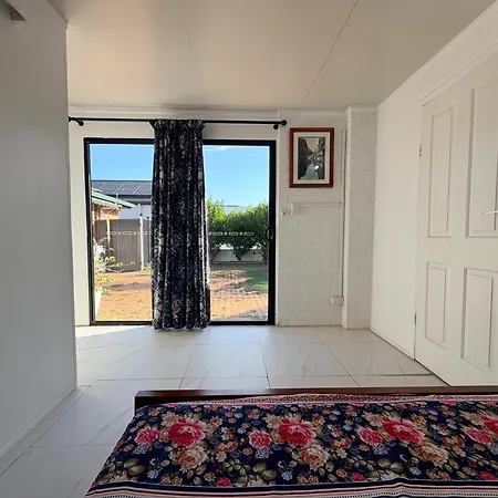Rare Find! Private Granny Flat In Prime Area Guest house *