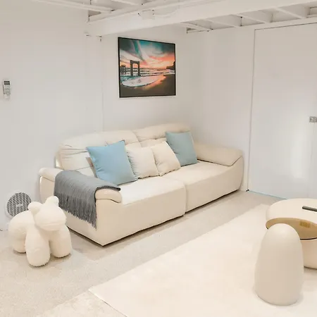 Holiday home Greenslopes Retreat Stylish Near Hospital Brisbane