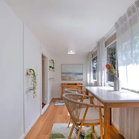 Strathendrick Timeless Queenslander Haven Near Cbd Holiday home *