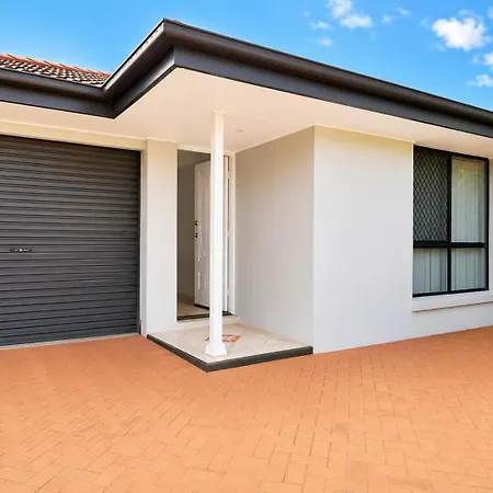 Mt Gravatt Affordable 4 Bedroom Family | Sleep 8 Brisbane