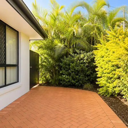 Mt Gravatt Affordable 4 Bedroom Family | Sleep 8 Holiday home