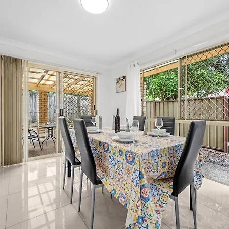 4br House Close To Sunnybank, Qeii Hospital,griffith Nathan,nissan Arena