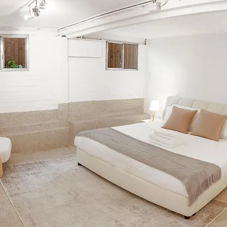 Holiday home Greenslopes Retreat Stylish Near Hospital *