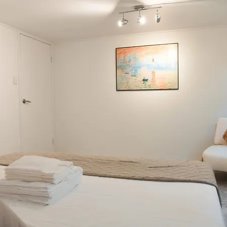 Greenslopes Retreat Stylish Near Hospital Holiday home