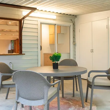 Holiday home Greenslopes Retreat Stylish Near Hospital