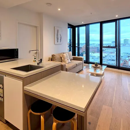 Alfred Street Retreat - 2Br With Parking A Pool & Gym Apartment
