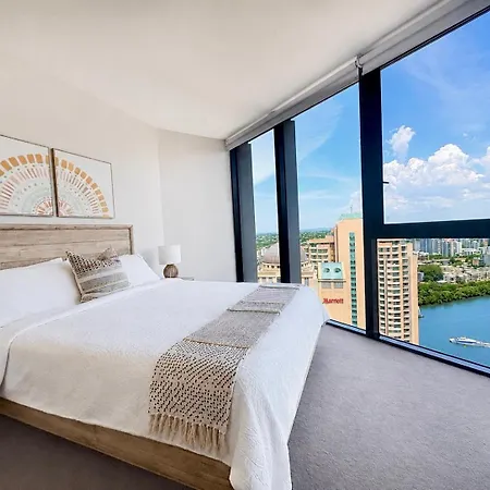 Apartment Luxury Riverside Retreat, Infinity Pool, Free Parking Brisbane
