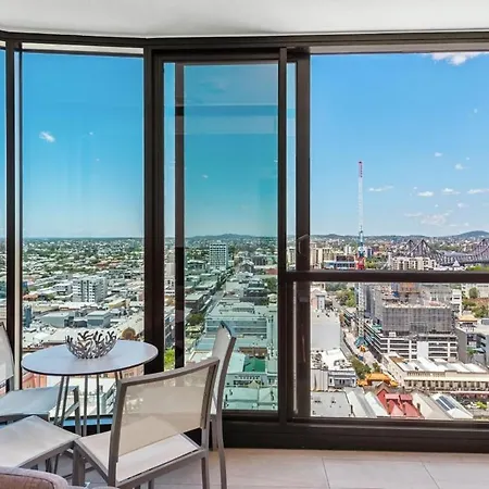 Apartment Skyline In Fortitude Valley