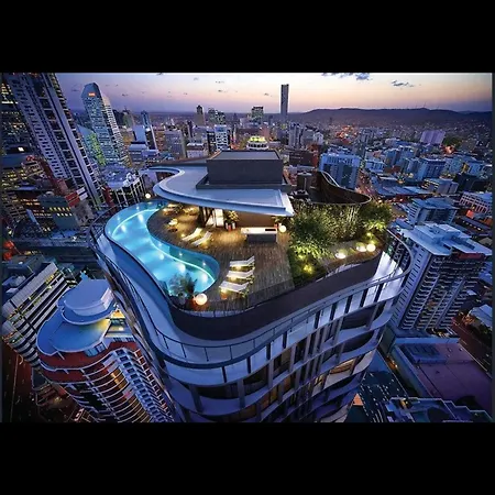 Luxury Sky-high Cbd With Pool, Gym, Parking Apartment